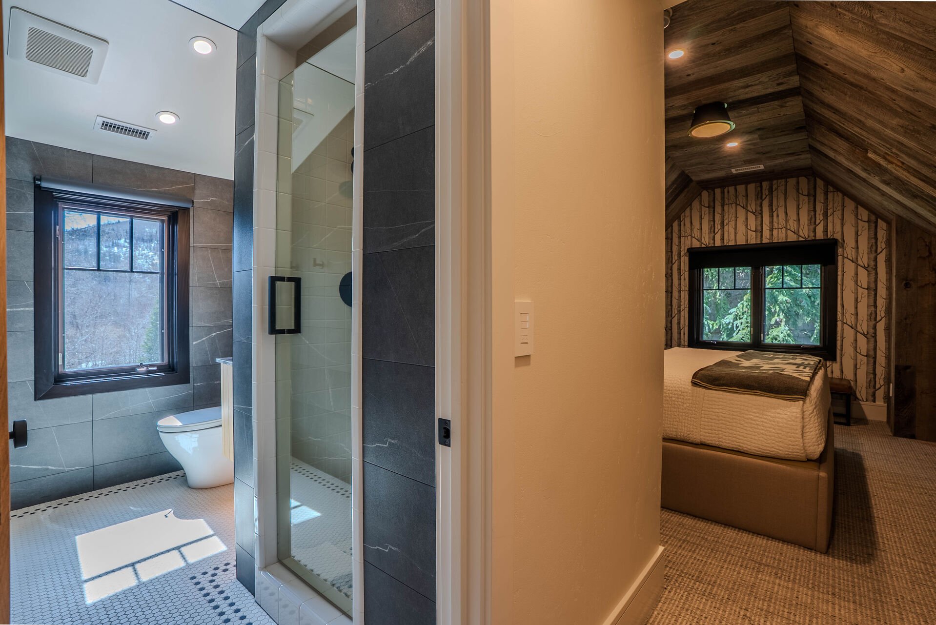 Sun Peak Manor House - Guest Bedroom 4 king bed and en suite