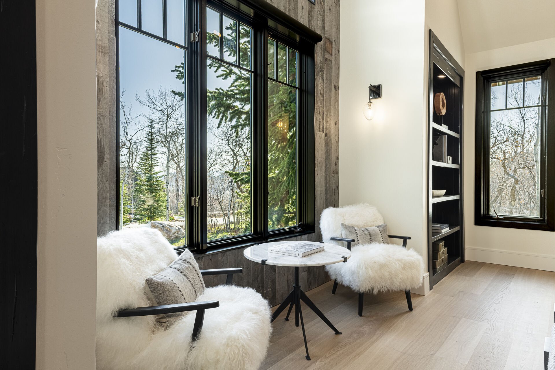 Sun Peak Manor House - Comfortable and style in every space