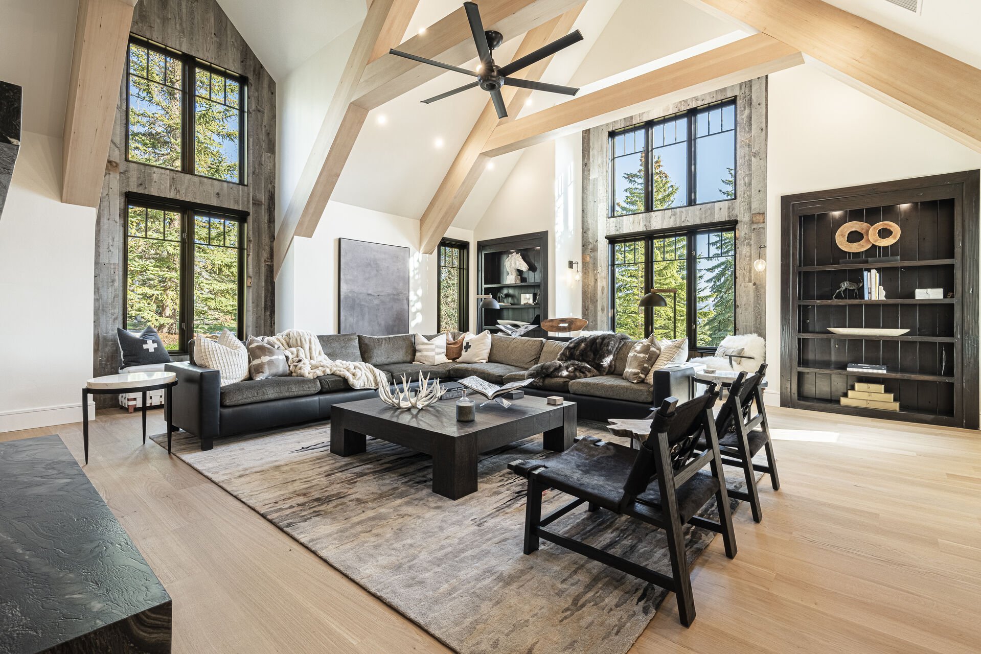 Sun Peak Manor House - 6,586 SF, 7 bedrooms, 7 full and 2 half bathrooms, sleeps 17