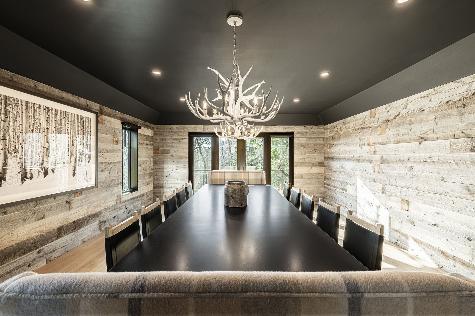 Sun Peak Manor House - Elegant mountain decor