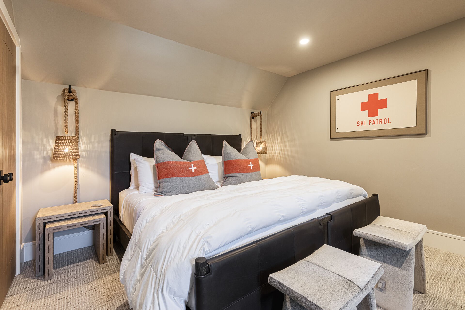 Iron Mountain Loft - Bedroom 11 Ski patrol theme